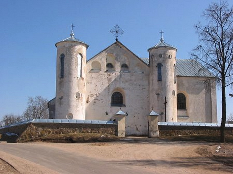 Костел Св. Иоанна Крестителя в Камаях