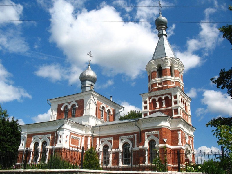 Покровская церковь в д. Лужесно