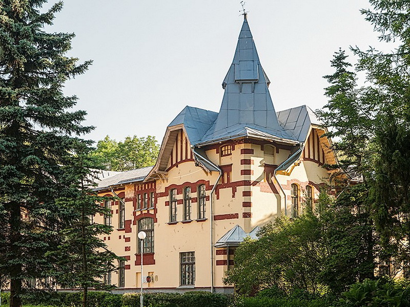 Building an agricultural school in Luzhesno village