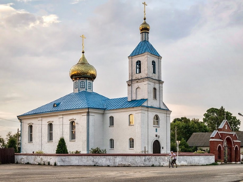 Церковь Рождества Богородицы в Лужках