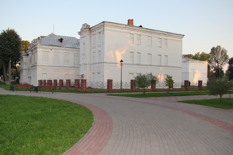 Здание мужской гимназии в Мстиславле