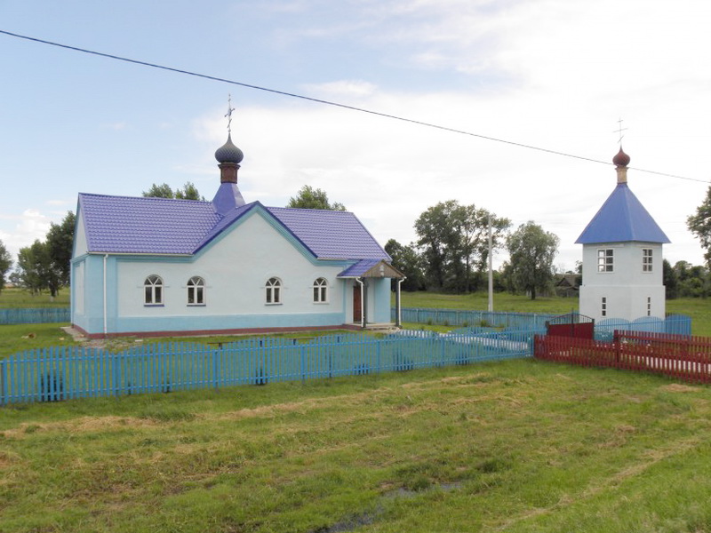 Krestovozdvizhenskaya church in Veresnitsa