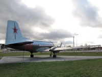 Самолет-памятник партизанскому аэродрому