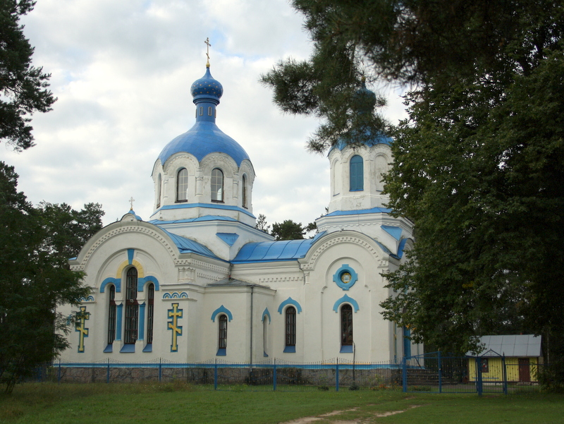 Церковь Св. Владимира и мемориальная часовня в Чижевщине